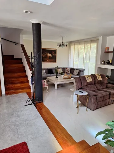 Vendo Amplia Casa 255 Mts En El Poblado Cola Del Zorro
