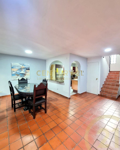 Imagen 6 de 10 de Townhouse En Alquiler En Cr Aguamarina, Lecheria. Anzoategui.