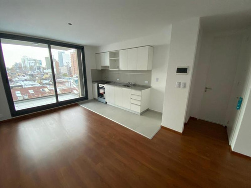 Venta- A Estrenar- Monoambiente Divisible De 43 M2- Piscina- Laundry -macrocentro-medicina