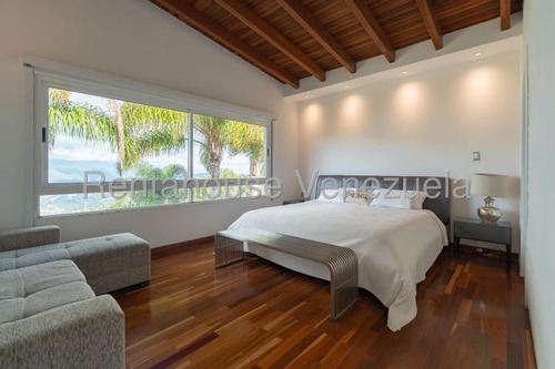 Agp Cómoda Y Hermosa Casa Totalmente Remodelada En Venta En Alto Hatillo 25-10899 Ys