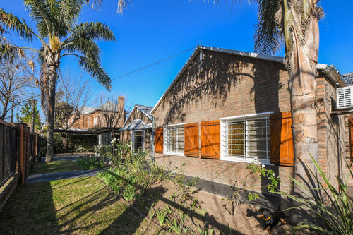 Casa En Venta 6 Ambientes 3 Dormitorios Pileta Y Quincho Zona Aldea Fisherton