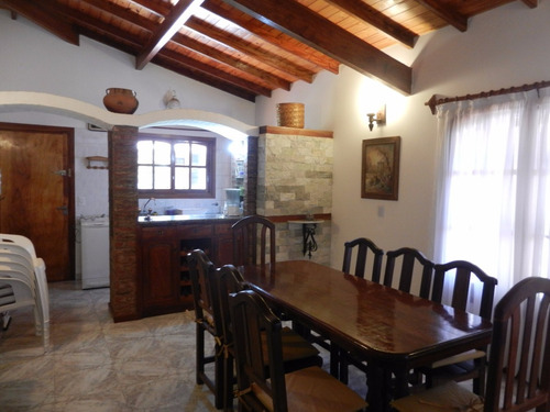 Imagen 9 de 14 de Casa / Chalet (no Duplex) Para 8 Personas La Lucila Del Mar
