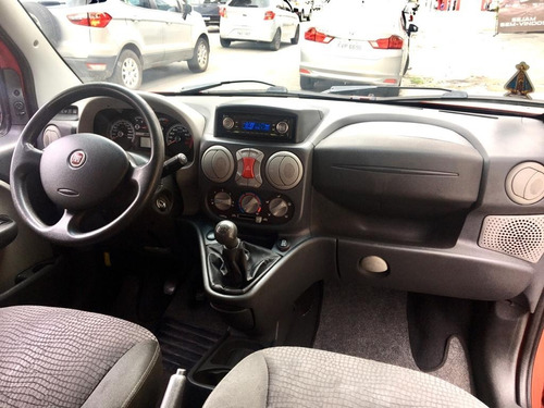 Imagem 8 de 9 de Fiat Doblo 1.8 Adventure Locker