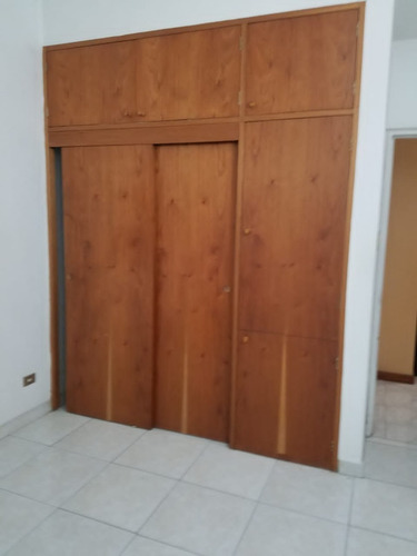 Imagen 7 de 21 de Town House En La Urbanización Miranda, Caracas 5hab/5baños/3pe