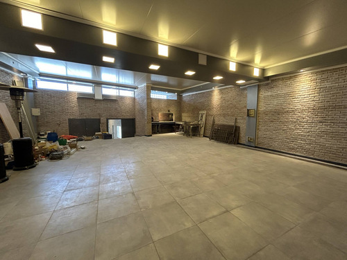 Alquiler - Local Comercial/industrial A Estrenar En Brazo Oriental - Termópilas Y Bv. Batlle Y Ordóñez