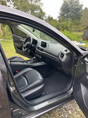 Mazda 3 2.0 Sport Touring