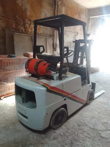 Vendo Autoelevador Clark,funciona Todo,bien De Mecanica