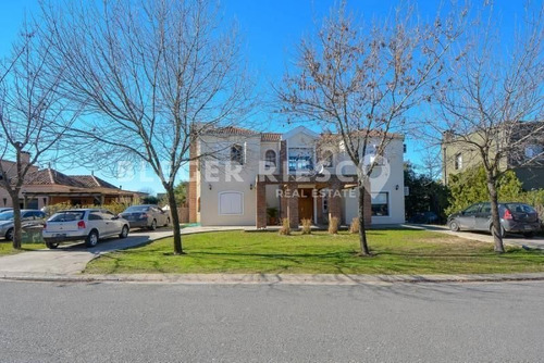 Imagen 2 de 23 de Casa En Venta Ubicado En Santa Catalina, Villanueva (tigre)