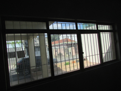 Imagem 12 de 14 de Casa 2 Quartos Com Terreno De 250 M2, Isolada Dos 2 Lados