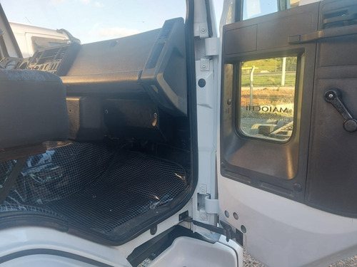 Imagem 6 de 15 de Ford Cargo 1215 Truck Chassis
