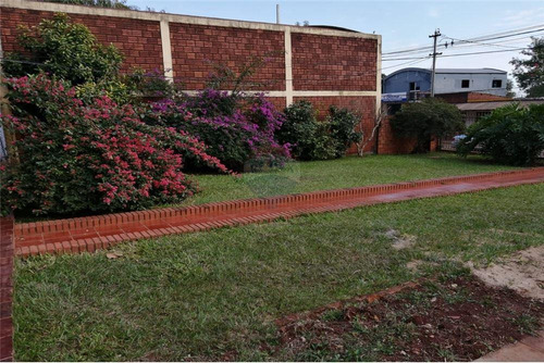 Vendo Casa De 4 Habitaciones Y 3 Baños.
