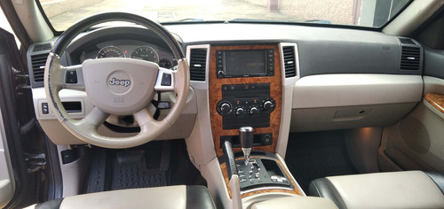 Jeep Grand Cherokee - 2010