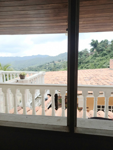 Vendo Quinta En Gavilán El Hatillo Remodelada