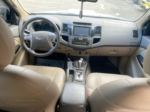 Imagen 14 de 25 de Toyota Fortuner 2014