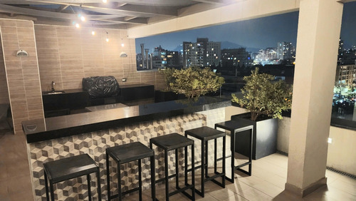 Dpto Semi Nuevo Con Estacionamiento / Holanda Plaza Ñuñoa