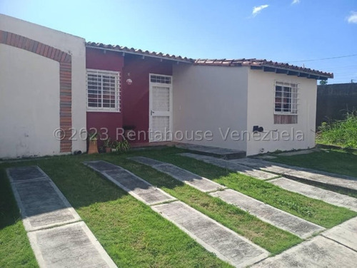 Milagros Inmuebles Casa Venta Cabudare Lara Av Intercomunal Barquisimeto Acarigua Los Cerezos Economica Residencial Economico Oportunidad Pecio Inmobiliaria Rentahouse N° 24-9739