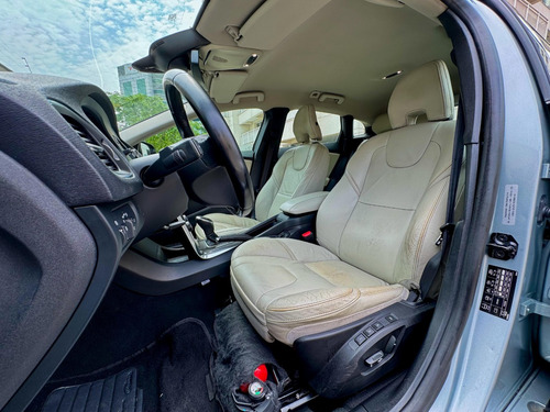 Volvo V40 2.0 T4 Dynamic Aut. 5p