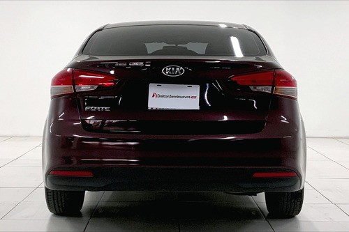 Imagen 4 de 25 de Kia Forte 4 Pts Ex, Tm6, A/ac, Bl, Camara Reversa 7, F Nie