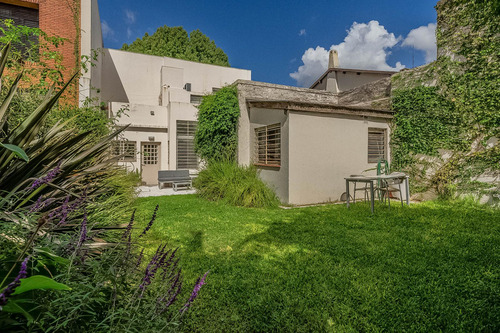 En Venta V. Lopez Divina Casa De 3 Dorm Estudio/play Jardin