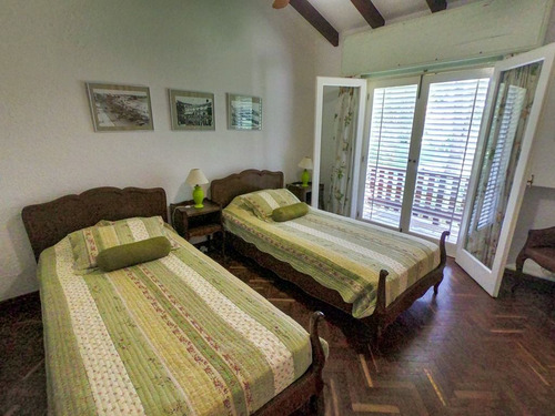 Casa 7 Dormitorios En Cantegril, Punta Del Este