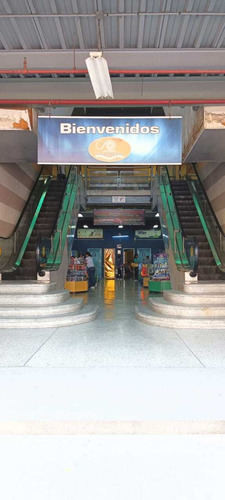 Imagen 2 de 10 de Se Vende Local A Estrenar En El Multicentro Maiquetía