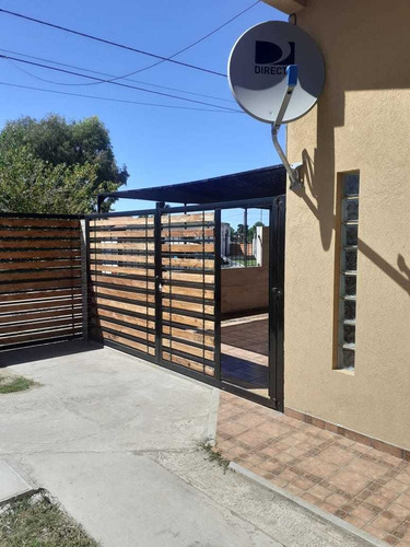 Imagen 3 de 14 de Venta Chalet Amoblado - Calle 5 Nº 6163 Mar Del Tuyu
