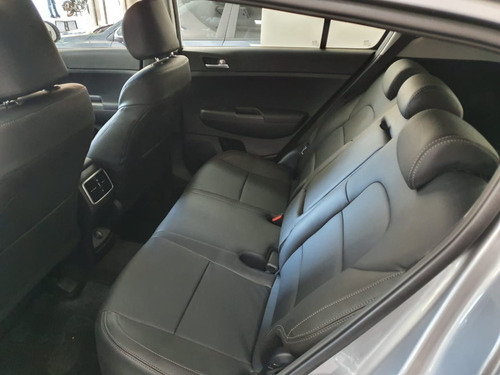 Kia Sportage Lx At