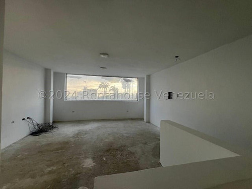 25-4710 Rahdeleste Vende Local Comercial Una Excelente Oportunidad De Inversión En Zona De Crecimiento En Cabudare, 25-4710 Av Intercomunal Muy Cercano A Mundo Traki En Centro Comercial Con Seguridad