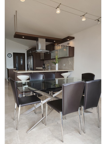Se Alquila Bello Apartamento Ubicado En Loma Linda.