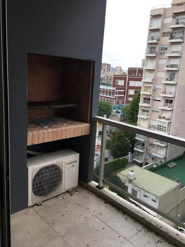 Imagen 21 de 30 de Hermoso Dpto 2 Ambientes Contrafrente Con Balcon Y Parrilla.