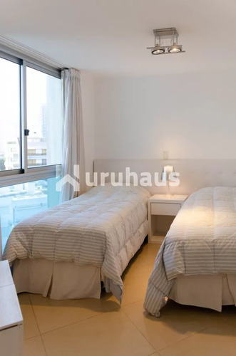 Alquiler Apartamento Tres Dormitorios Punta Del Este Edificio Sol Y Luna I