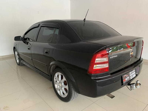 Imagem 6 de 10 de Chevrolet Astra Sedan Advantage 2011