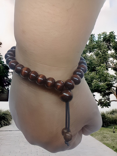 Imagem 5 de 5 de Pulseira Japamala 27 Contas De Madeira Marrom