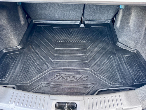 Ford Fiesta Kinetic 1.6 Sedan Titanium Powershift 120cv