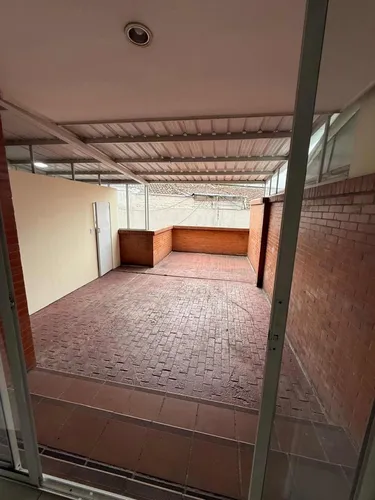 Apartaestudio Con Parqueadero Y Amplio Patio