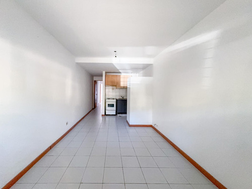 Departamento 1 Dormitorio, Patio, En Pb, Zona Facultades