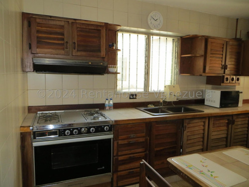 Se Vende Apartamento En Prados Del Este Mls #25-3827