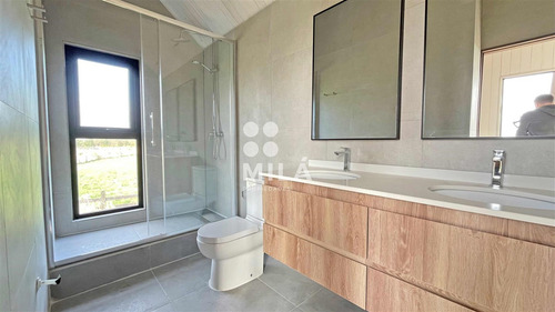 Casa En Venta De 3 Dorm. En Llanquihue