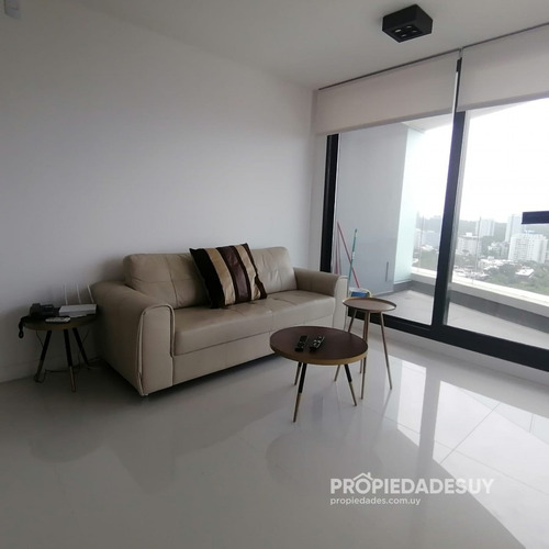 Apartamento En Venta, Piso Alto Con Vista Al Mar - Ref: 740