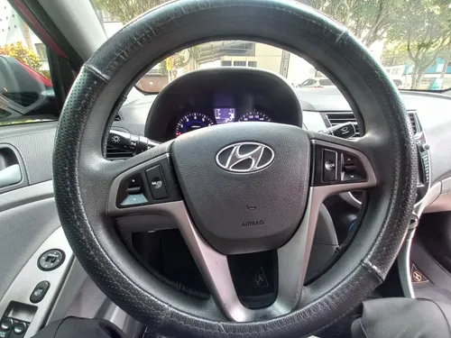 Hyundai Accent 1.6 Premium Mecánica
