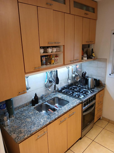 En Venta En Caseros Hermoso Duplex De 3 Ambientes 2 Baños Cochera Patio. F: 10301