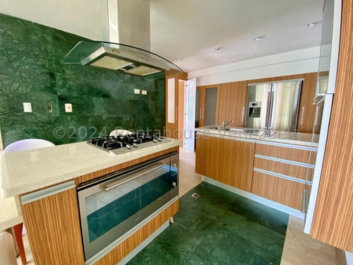 Rz Vende ¡tu Oasis Urbano Te Espera! Relájate En Este Tranquilo Apartamento Con Balcón Privado Y Disfruta De La Comodidad En Medio De La Ciudad. ¡no Dejes Pasar Esta Joya! 25-1511