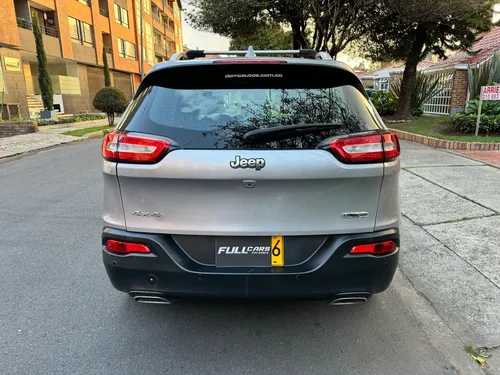 Jeep Cherokee 3.2 Longitude Plus
