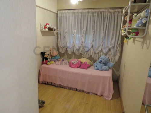 Imagen 10 de 21 de Departamento 4 Ambientes Al Frente Con Balcon 2° Por Escalera