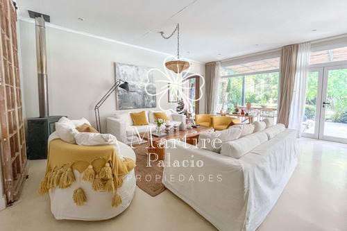Casa En Venta. Barrio Los Tilos.