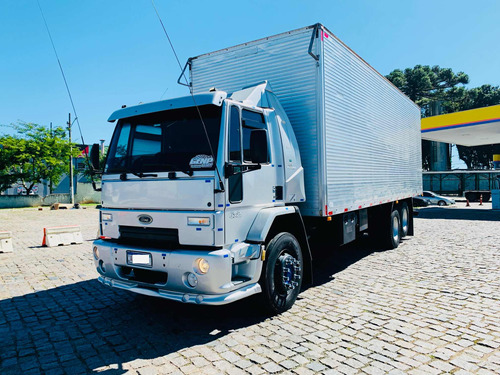 Ford Cargo 2422 Baú