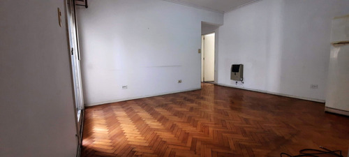 Imagen 4 de 12 de Departamento 2 Amb Con Balcón