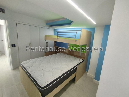 26-56 Un Ph Dúplex Con Estilo Y Comodidad En Venta