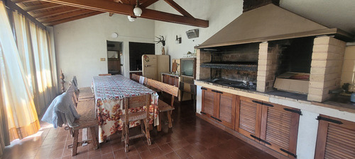 Venta En Block, Casa De 5 Ambiente + Galpón De Loza