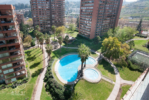 Gran Distribución Y Ubicación. Seguro Y Bonito Condominio.